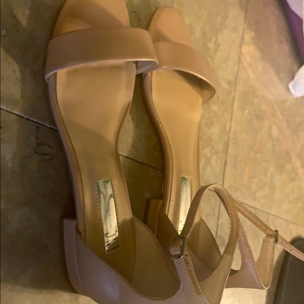 Sandals size 5 1/2